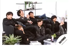 【中古】生写真(ジャニーズ) SixTONES/集合(6人)/横型・膝上/「慣声の法則」グッズオフショット/公式生写真