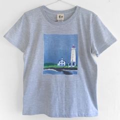 灯台柄Tシャツ　レディース 絵本のような北欧風灯台の手描きTシャツ