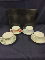 White bone Kcme　ホワイト　ボーン　コーマ　4客コーヒーセット　★C606