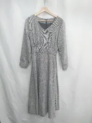 ◇ ⊇ KBF+ ツイード柄 バックウエストゴム Vネック 長袖 ロング丈 ワンピース サイズ1 グレー系 レディース E  【1502200006800】