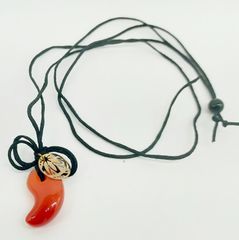 勾玉 まが玉 ペンダント レッドアゲート 天然石 パワーストーン AUULLA jewelry 241261