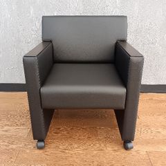 美品□ヒルインターナショナル□総革□1人掛けソファ□モダウノ□黒