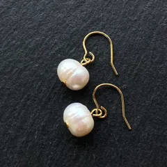淡水パールの大粒ピアス