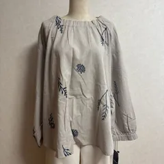 KN3247 ＊4L 大きいサイズ　 トップス 長袖 ブラウス チュニック花柄、刺繍、シャーリングブラウス