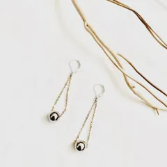 バイカラー・シルバーボール×ゴールドチェーン