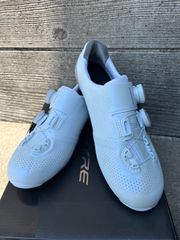 【新品未使用】 SHIMANO シマノ RC9 SH-RC901 ビンディングシューズ ロードバイク SPDSL EUR40/25.2cm EUR41/25.8cm ホワイト 【送料無料】