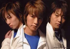 【中古】生写真(男性) w-inds/集合(3人)/横型・バストアップ・シャツ白・千葉右手肩・背景黒/公式生写真