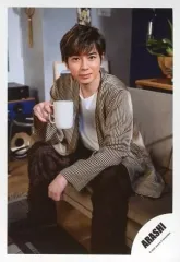 【中古】生写真(ジャニーズ) 嵐/松本潤/座り/「This is 嵐 LIVE 2020.12.31」グッズオフショット/公式生写真