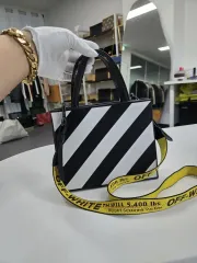 2025年最新】OFF-WHITE メンズ ショルダーバッグの人気アイテム