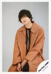 【中古】生写真(ジャニーズ) Hey! Say! JUMP/高木雄也/膝上・座り・衣装茶色・両手足の間/「Hey!?Say! JUMP?LIVE?TOUR?SENSE?or LOVE」グッズオフショット/公式生写真