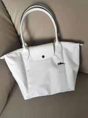 LONGCHAMP ロンシャン　バッグ　トートバッグ　Mサイズ　肩掛け　ホワイト　黒ロゴ