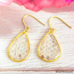 ヘビの脱皮殻ピアス（雫L） - メルカリ