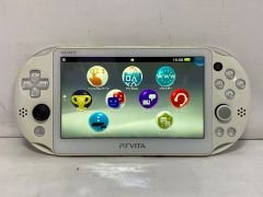 PS Vita 本体 ホワイト ブルー 動作確認済み 初期化 PCH-2000 - メルカリ