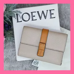 《 LOEWE 》　ロエベ　バーティカルウォレット　スモール　折財布　3つ折財布　コンパクトウォレット　アナグラム　本革　グレージュ系　保存袋付　保存箱付　送料無料・匿名配送・最短即日発送いたします！　708