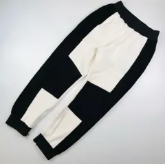 良品★FENDI・フェンディ メンズ エンボス加工アイコンラバーワッペン付き パイル地 バイカラー スウェットパンツ (XS) ブランド イタリア製 メンズ ブラック ホワイトのサムネイル