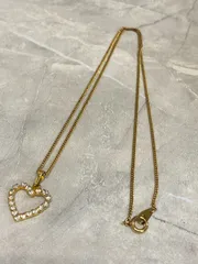 【アクセサリー】ハートモチーフ　ネックレス　ゴールド
