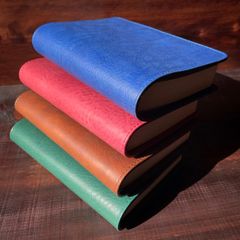 《四六判サイズ》レザーブックカバー（アマゾニア）