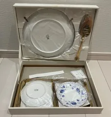 NARUMI CHINA サーバー付き　プチケーキセット　 洋食器 花柄　皿　ナルミ NA25G(T)44