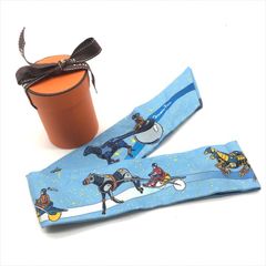 美品 HERMES エルメス ツイリー スペースダービー ブルー ジョーヌ ルージュ シルク 100％ 服飾小物 スカーフ バッグ アクセサリー k5954