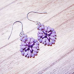 P1420-8S-PUR ピアス サージカルステンレスフックピアス 金属アレルギー対応 ビーズステッチ 秋桜