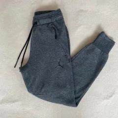 ジョーダン トレーナー セットアップ (上着を着た男 m ) (下着姿の男 s ）