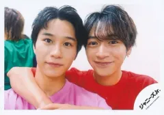 【中古】生写真(ジャニーズ) 美 少年・Lil かんさい/藤井直樹・嶋崎斗亜/横型・バストアップ/「ALL Johnnys’ Jr. 2023 わっしょいCAMP! in Dome」セルフィー/公式生写真