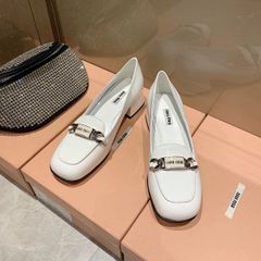 MIU MIU 定番のファッションシューズ