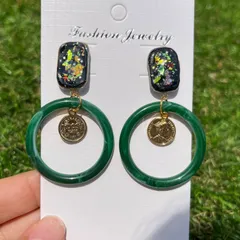 ブラック×グリーンピアス