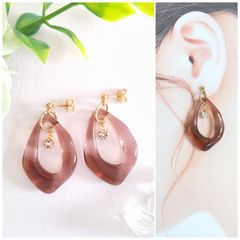 E295 ハンドメイド アクリルパーツ ブラウン しずく型  ピアス