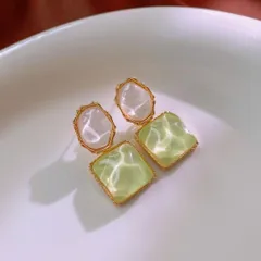 【爽やか 夏】淡緑×白 キラキラ揺れピアス レディース 普段使い パーティー ギフト 上品デザイン グリーン ホワイト