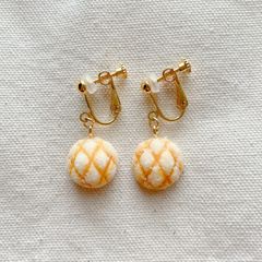 ミニチュア　メロンパン　イヤリング　金属アレルギー対応