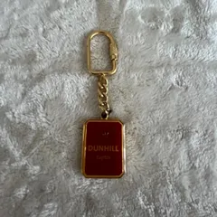 Dunhill チャーム キーホルダー ロゴ入り レッド、ゴールド ダンヒル