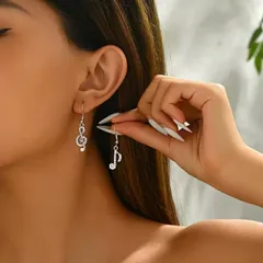 ピアス フック タイプ シリコンキャッチ付き NO.1 音符 トーン記号 主な素材:合金 耳針の材質:鉄 装飾素材:ラインストーン ガラス フックタイプ 型