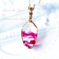 アンダラクリスタル　ラズベリー　14金ワイヤーデザインネックレス アンダラクリスタル ラズベリー 14金ワイヤーデザインネックレス