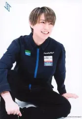 【中古】生写真(男性) JO1/白岩瑠姫/膝上/ファミマプリント JO1ブロマイド ファミリーマート制服Ver.