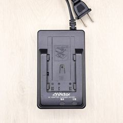 Victor AA-V40 ビクター ビデオカメラ デジタルビデオカメラ カメラ ハンディカム 純正 ACアダプター 充電器 チャージャー バッテリーチャージャー 930-1222