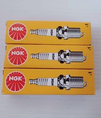 【新品】NGKスパークプラグ  DCPR6E  3個セット