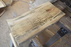 アウトレット トチ(橡)の一枚板 長さ約70cm 幅約32～35cm 厚さ約2.9cm DIY用 Z118