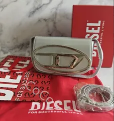 新品未使用 DIESELディーゼル 1DR レザークロスボディバッグ ハンドバッグ ボディバッグ ディーゼル 1DR ミニショルダーバッグのサムネイル