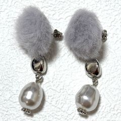 ピアス ファー グレー パール風 シンプル【417】