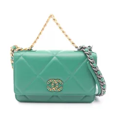 ✴︎CHANEL19✴︎チェーンウォレット マトラッセ　チェーンバッグ✴︎ Chanel 19 チェーンウォレット - シャイニー ラムスキン