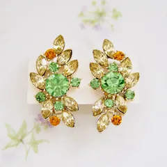 Unsigned Beauty　ゴールドトーン　グリーン＆イエローラインストーン　イヤリング