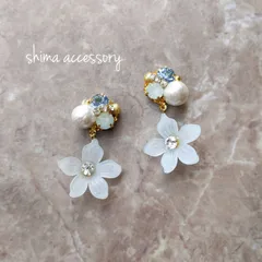 ライトサファイアフラワーピアス