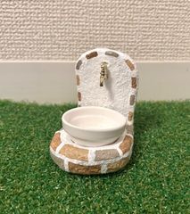 爬虫類　お水入れ　レンガ