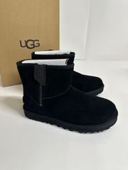 【新品未使用】 UGG 1151230 アグ ブーツ レディース クラシック ミニ ベイリー ジップ W CLASSIC MINI BAILEY ZIP BLK US7