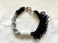 パラコード　スマホ　ハンドストラップ　ハンドメイド　フリル　リボン　パールビーズ