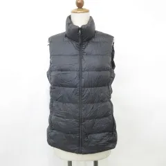 ユニクロ UNIQLO ウルトラライトダウン ベスト ダウンベスト ポケッタブル ジップアップ スタンドカラー 軽量 無地 ナイロン 黒 ブラック L