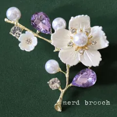 枝つきの桜ブローチ　パール フォーマル お花 大人 かわいい コサージュ 着物 和服 結婚式 入学式 卒業式 新品未使用 NerD