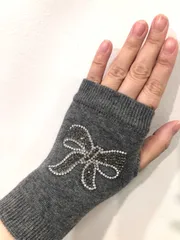 新品  指なしアームウォーマー  リボン グレー ギフトにも人気！