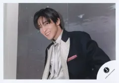 【中古】生写真(ジャニーズ) Snow Man/目黒蓮/横型・上半身/「滝沢歌舞伎ZERO FINAL」グッズオフショット/公式生写真